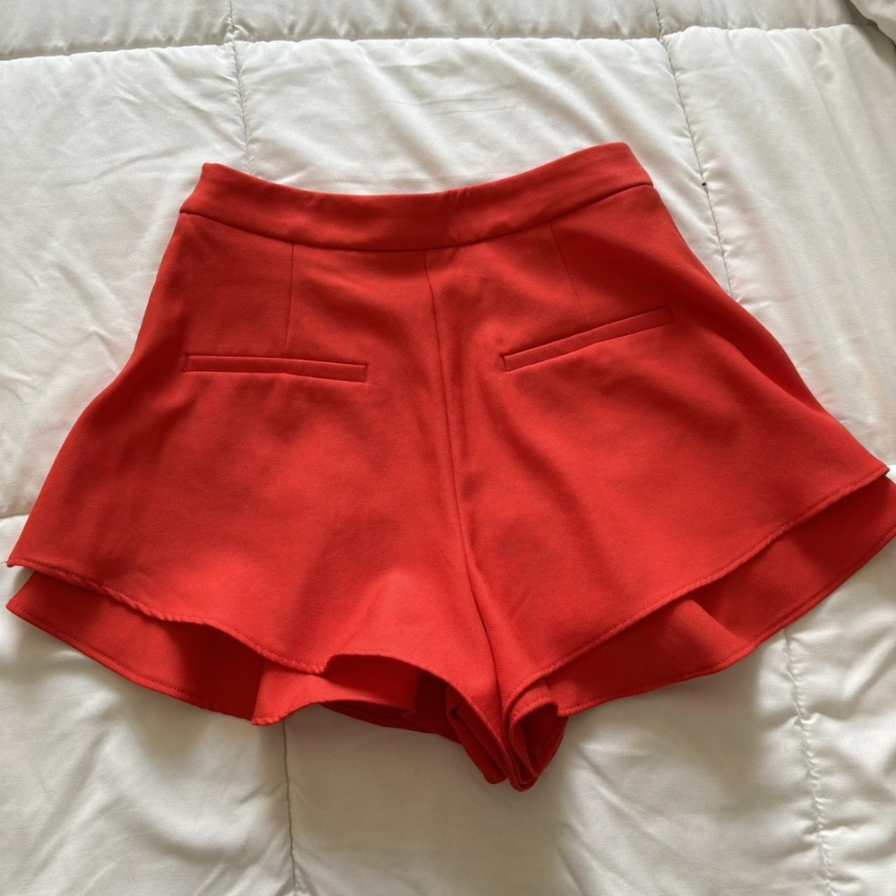 GAP Women's Vibrant Red Skorts